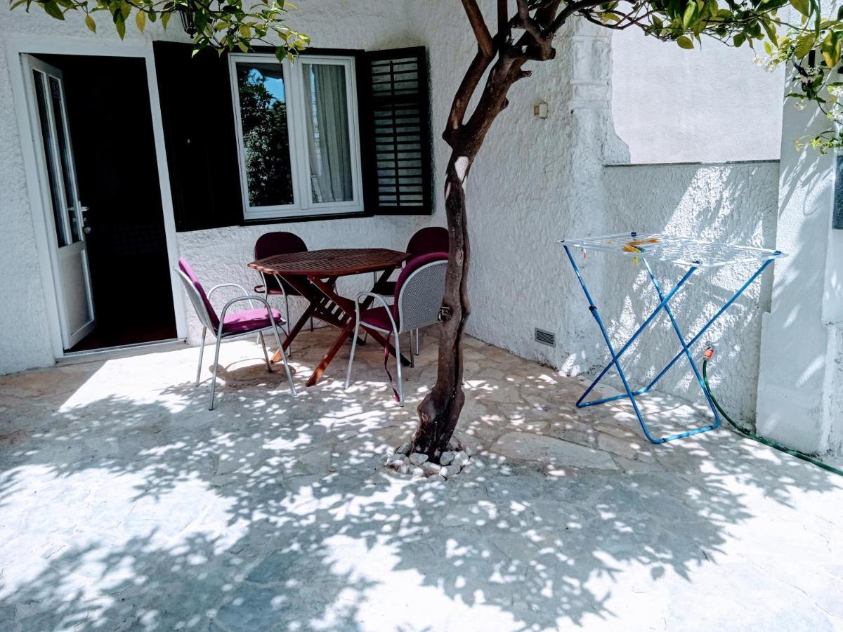 Harbour-Side Apartment With Beautiful Terrace Podgora Bagian luar foto